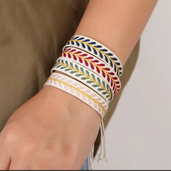 Set of 5 Friendship Bracelets from FP - Picture 2 of 7